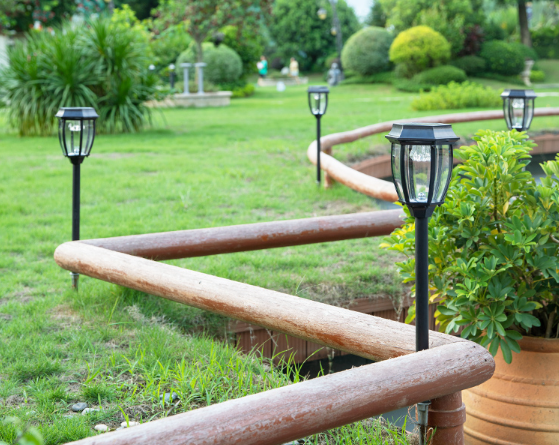 TC-11717 Solar Lawn Light